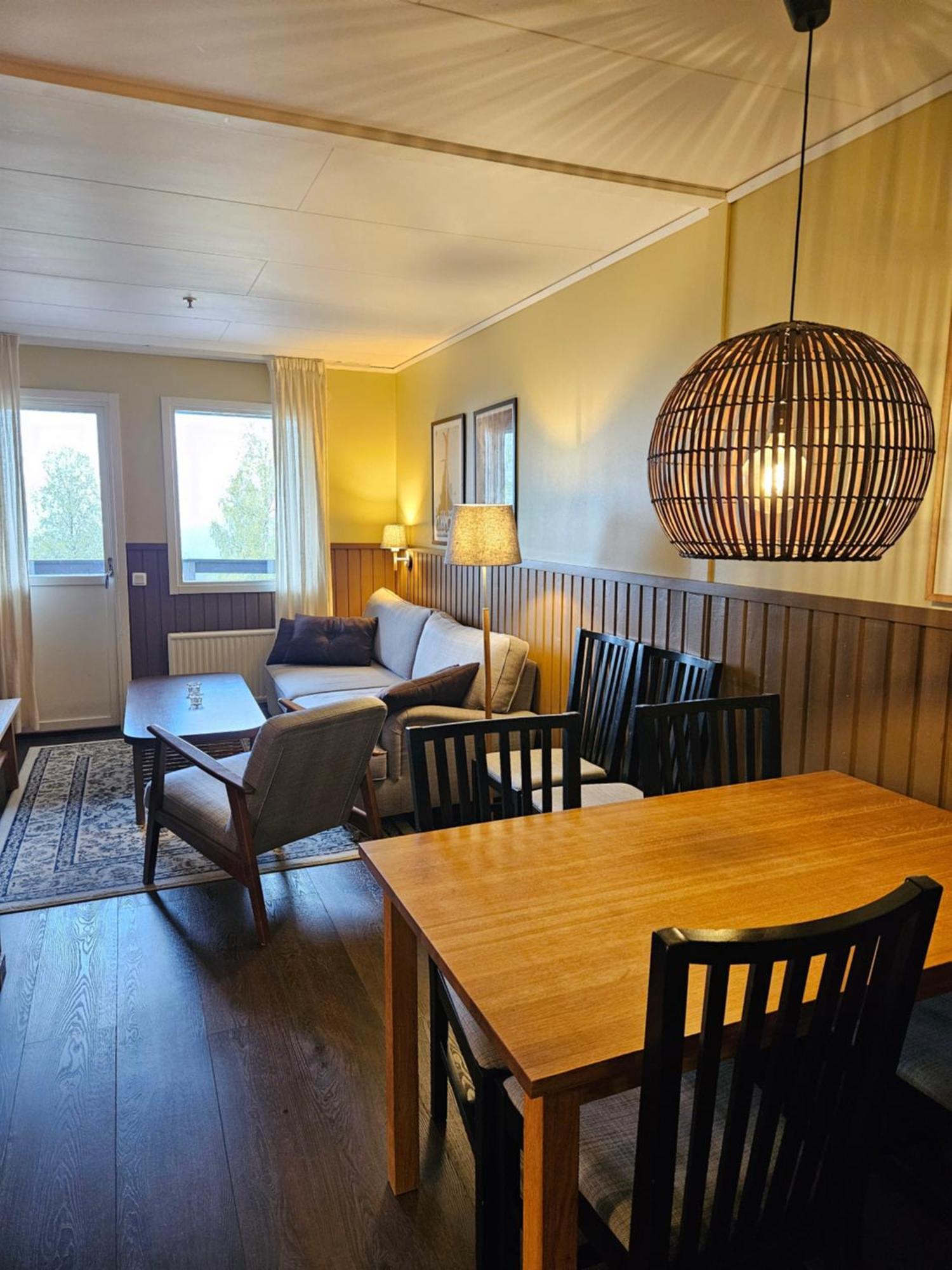Stoeten Mitt Apartment, *